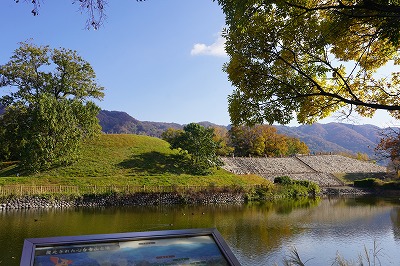 秋空の心合寺山古墳